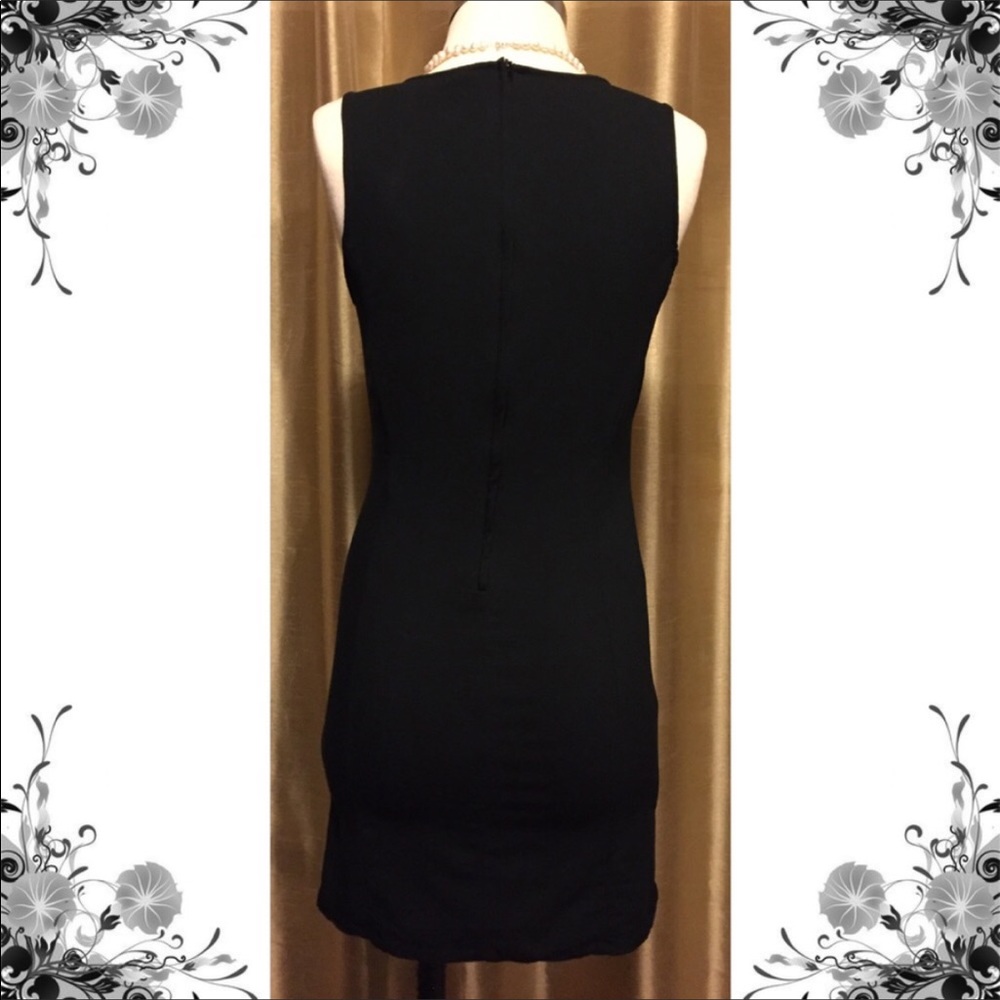 Wht/Blk fitted dress - Picture 3 of 4